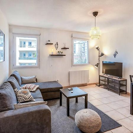Superbe Appartement - Parking Gratuit - 4 Personnes Chambéry Exteriör bild