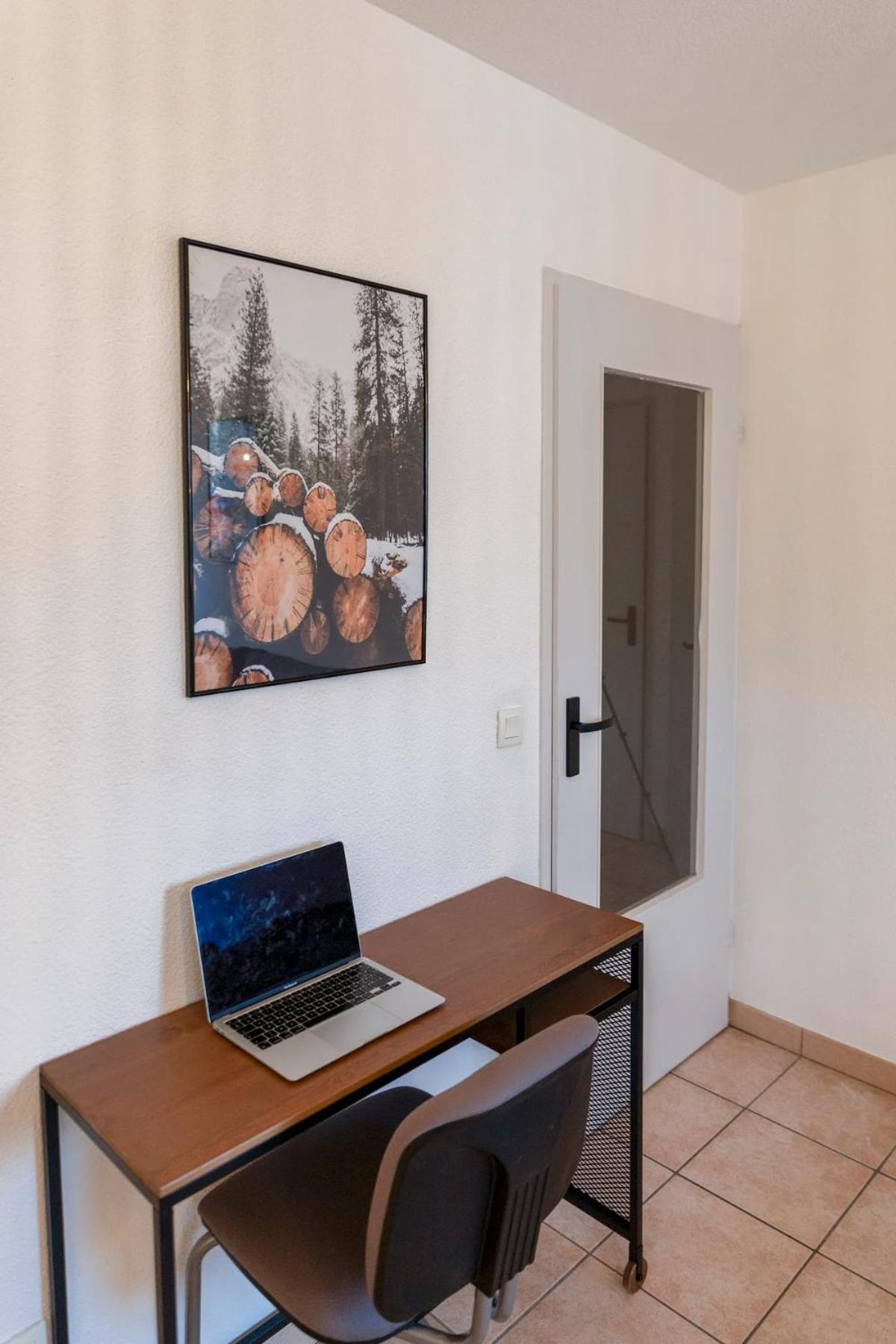 Superbe Appartement - Parking Gratuit - 4 Personnes Chambéry Exteriör bild