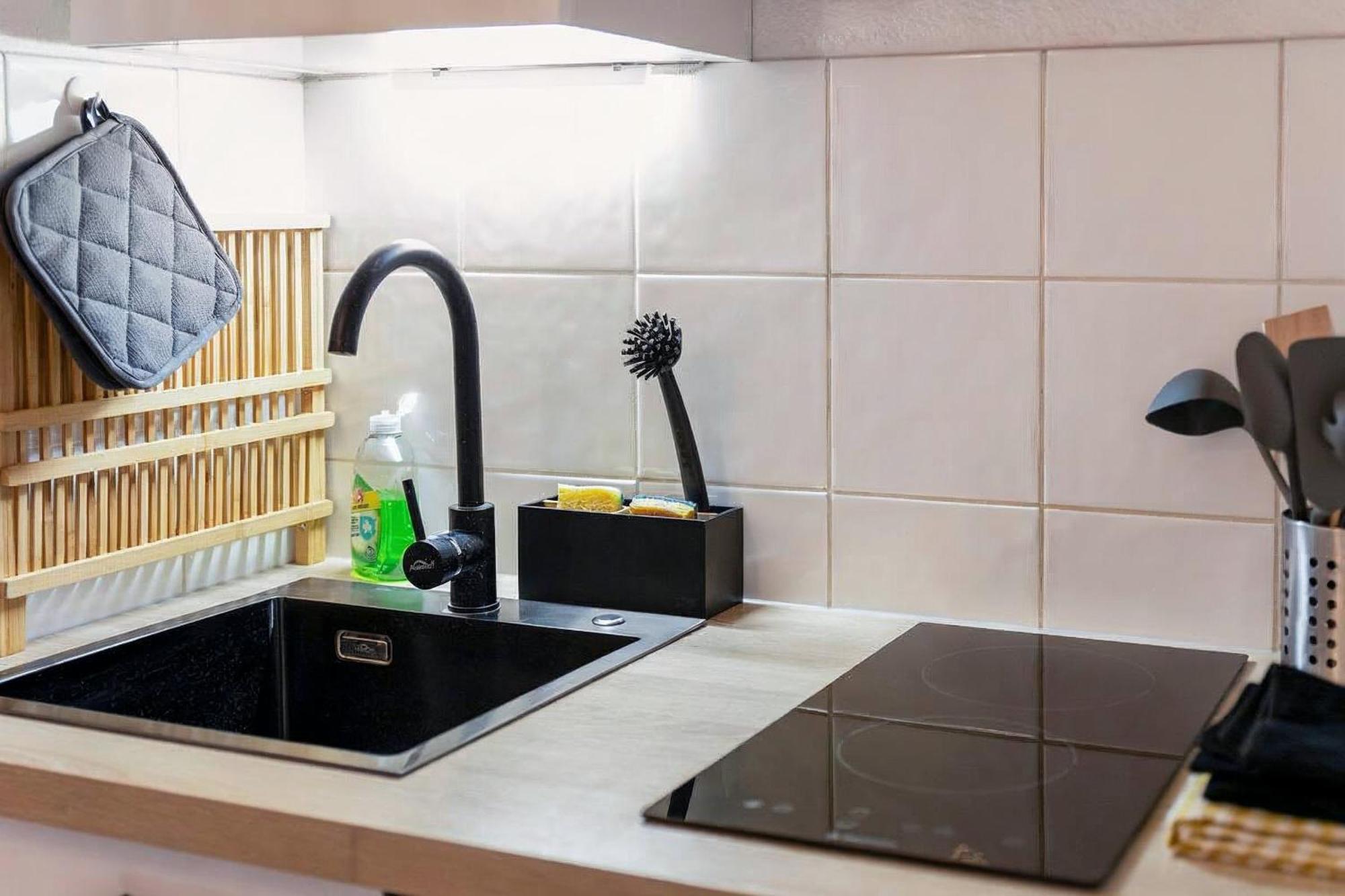Superbe Appartement - Parking Gratuit - 4 Personnes Chambéry Exteriör bild