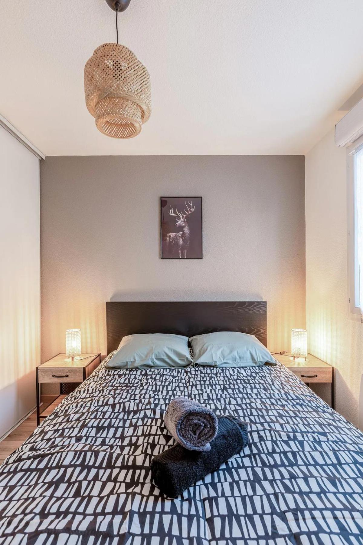 Superbe Appartement - Parking Gratuit - 4 Personnes Chambéry Exteriör bild
